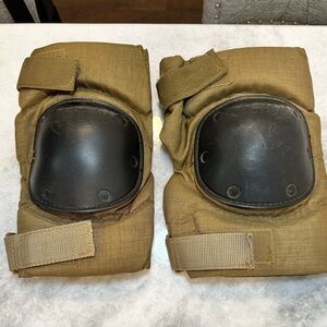 U.S. Military Tactical Knee Pads, Used